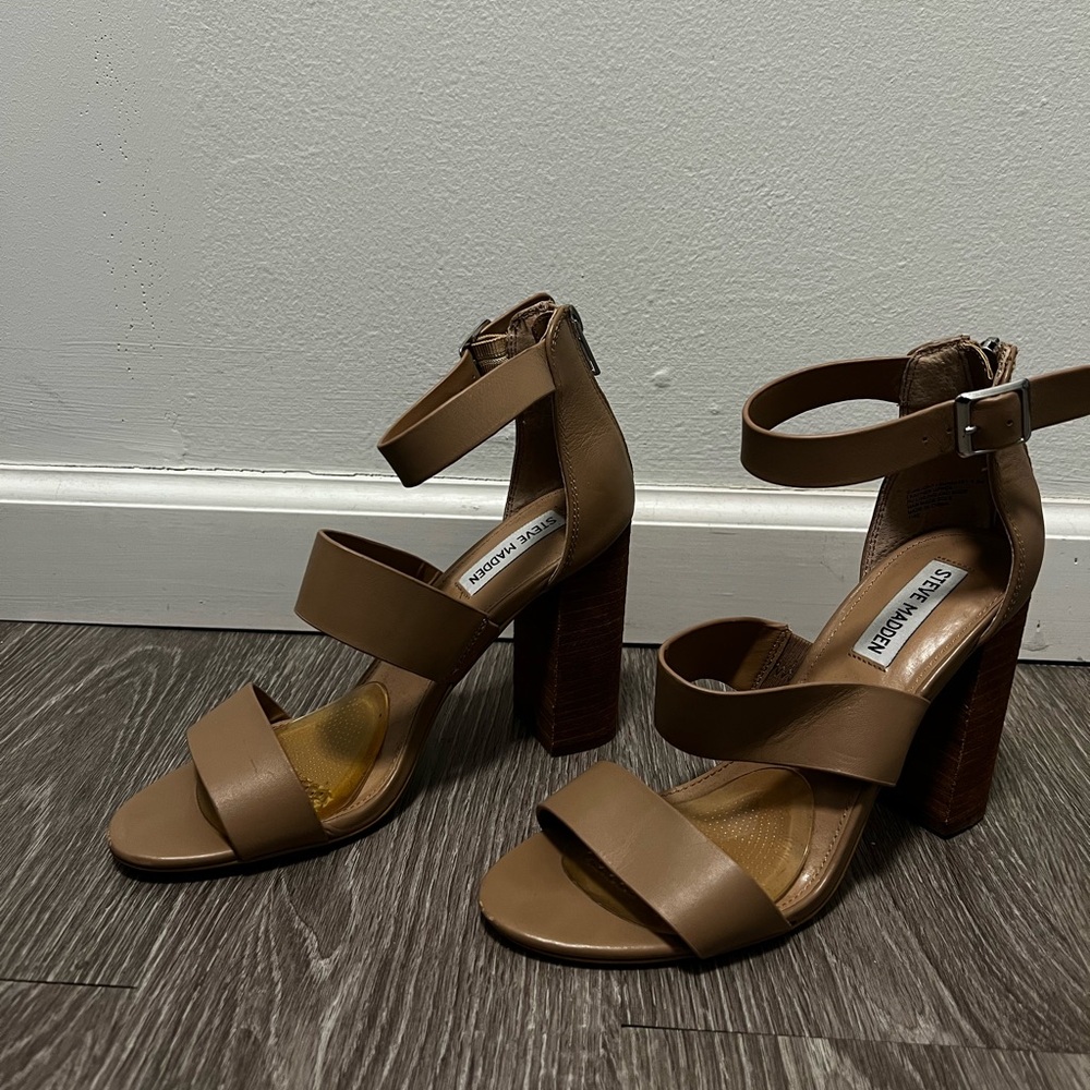 Steve Madden Tan Heels with Block Heel and Straps